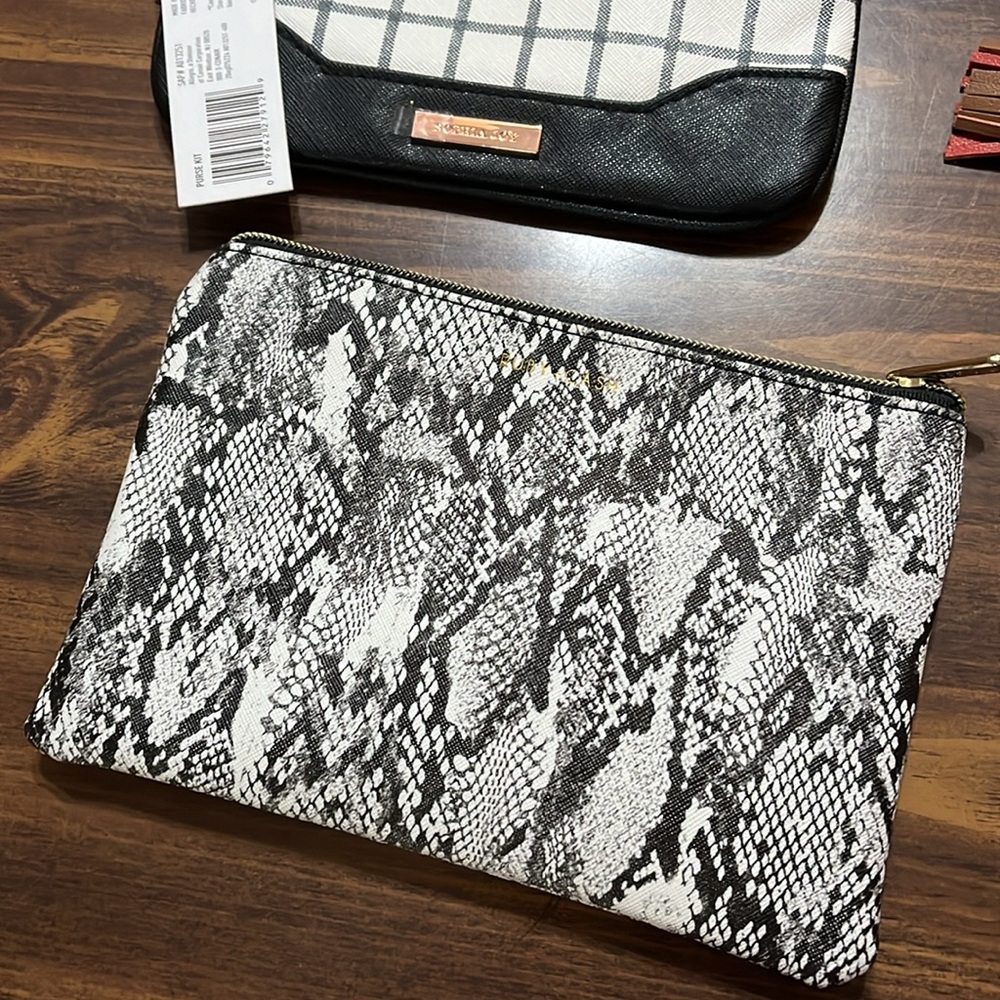 5 Pack Bundle Of Makeup Cases Various Sizes - image 3